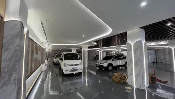 立信立天下一樓停車場